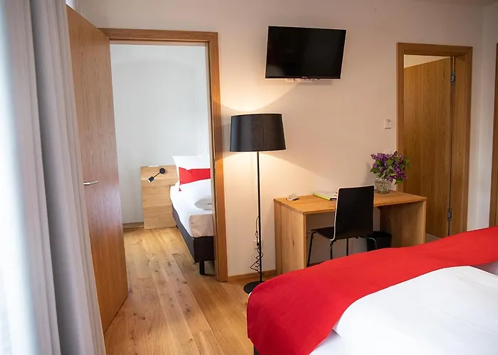 מלון Altstadthotel Brauereigasthof Winkler ברכינג